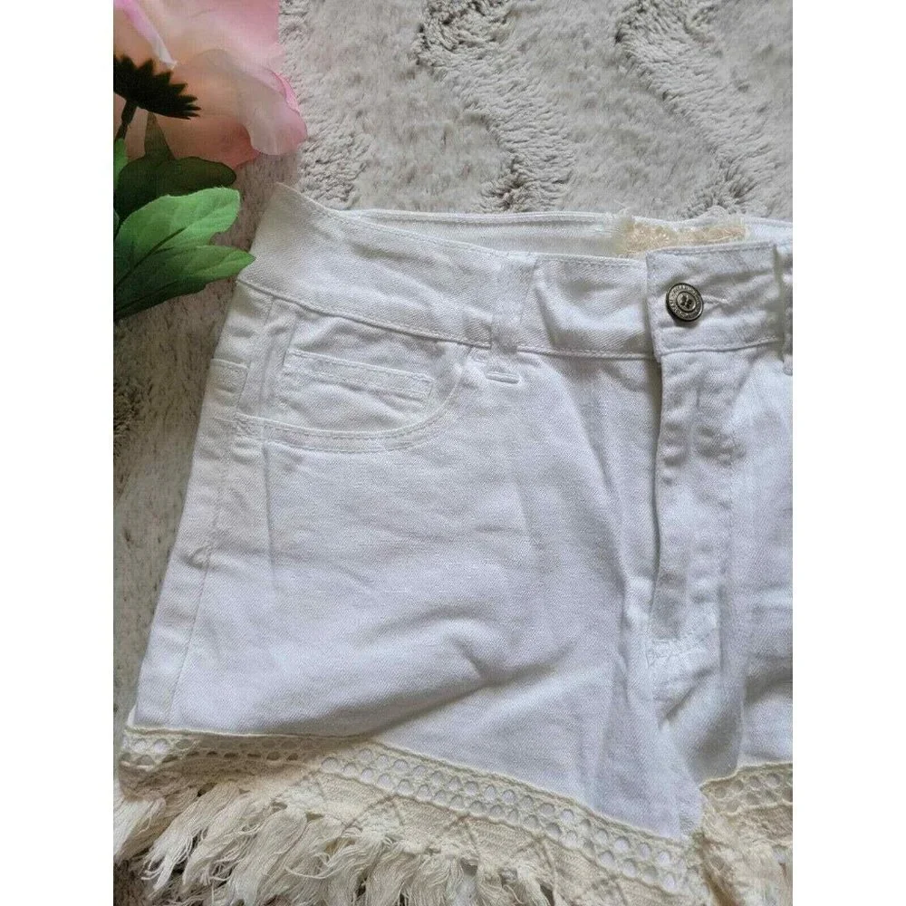 ✨CL Altar'd State Optic White Crochet Tassel Festival‎ Style Cotton Shorts 26/3